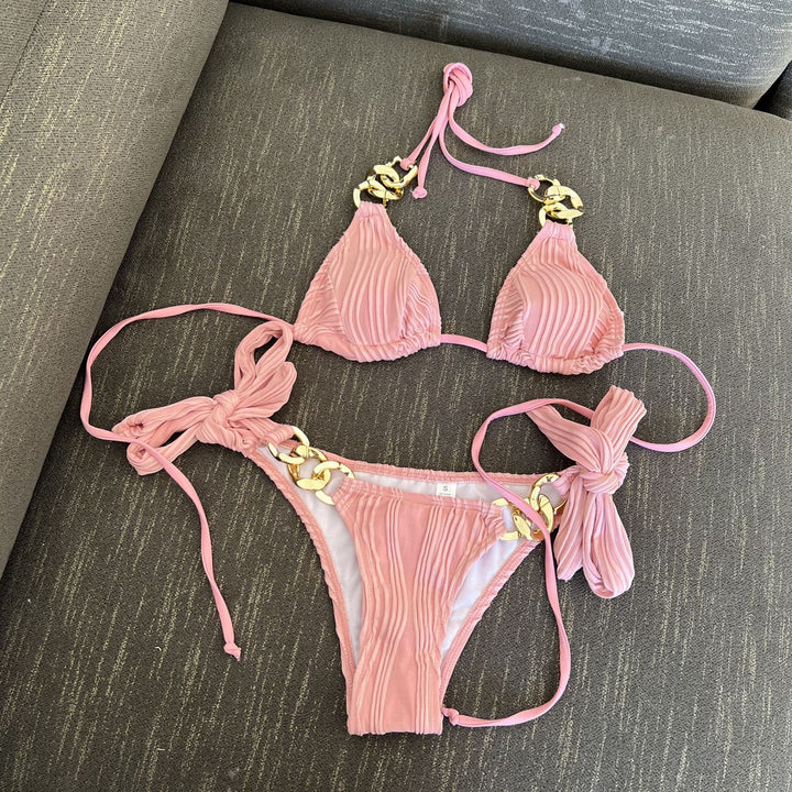 Dame Bikini-sæt med raffinerede plissé-detaljer og gyldne accenter Stilla