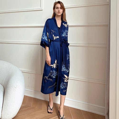 Dame Kimono-Robe med delikat blomsterdesign og flydende snit Stilla