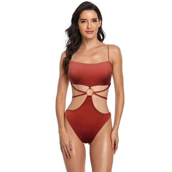 Dame Bikiniset med stilfuld cut-out design og gyldne accenter Skovae