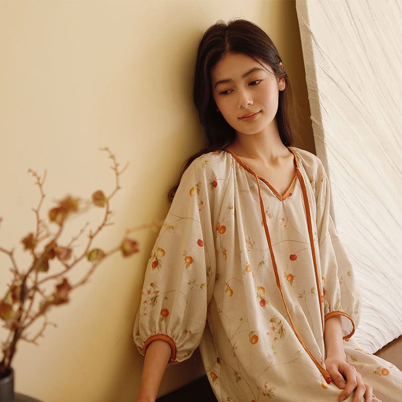 Dame Kimono-nattøj med legende blomsterdesign og flæsedetaljer Stilla