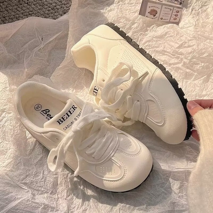 Dame Sneakers i sporty design med åndbar overfladestruktur og skridsikker sål Stilla