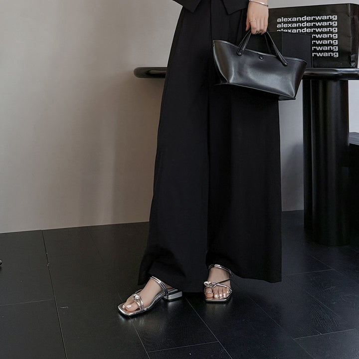 Femme Elegante Fyrkantede Tå-sandaler med Strass-detaljer Stilla