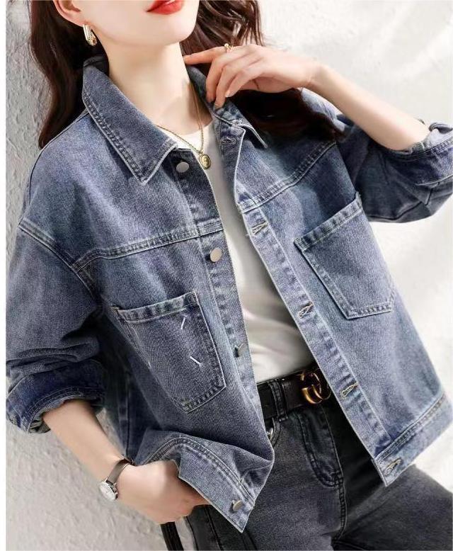 Kvindernes denimjakke med moderigtige oversized skæring Stilla