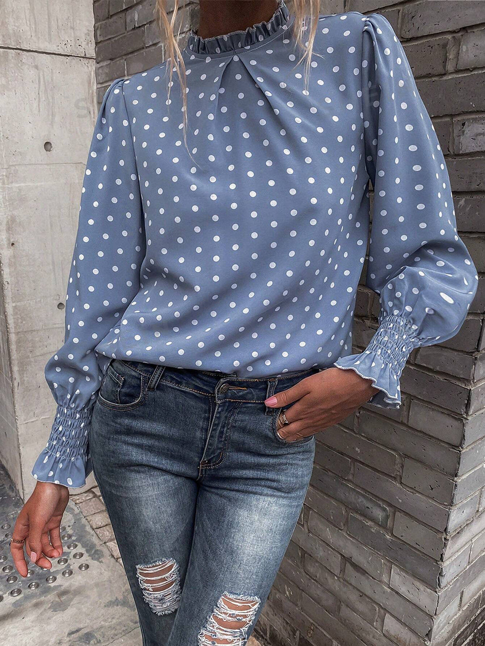 Dame elegant bluse med puffærmer og prikkemønster Stilla
