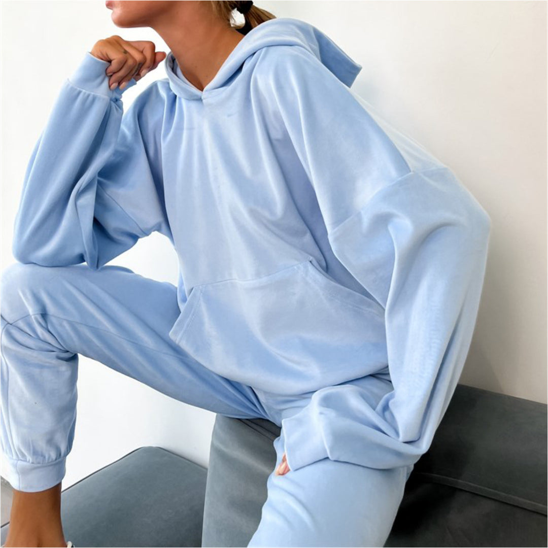 Kvinders komfortable velour sæt med hætte og elastisk talje Skovae