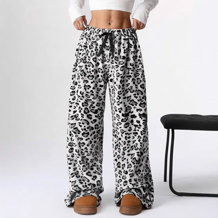 Dame bred fritidsbukser med praktisk elastik og stilmønster af leopard Stilla