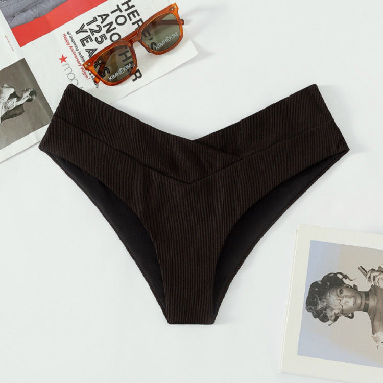 Dame højtaljet bikiniunderdel med moderne snit og elegant design Skovae