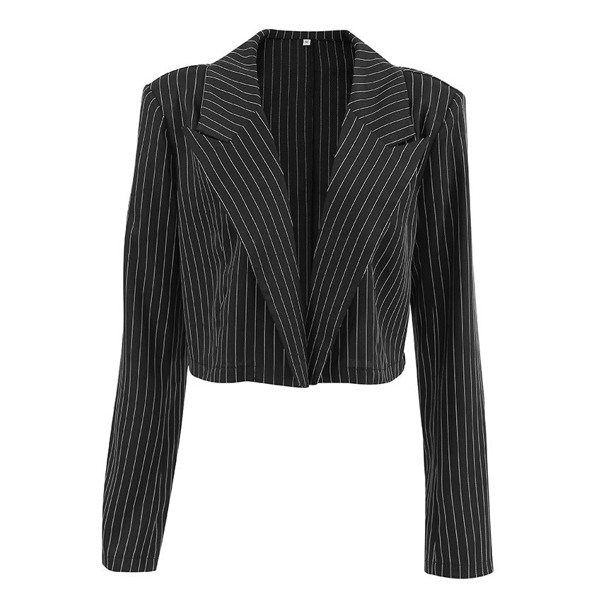Dame cropped Blazerjakke med brede revers og elegant nålestribet look Stilla