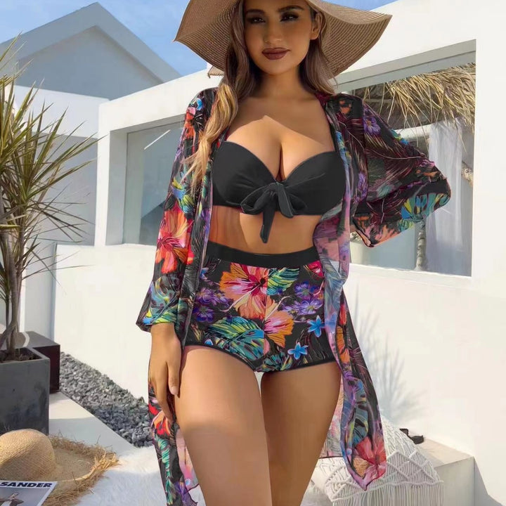 Dame bikini sæt med blomstret stof og elegant indpakningsdesign Stilla