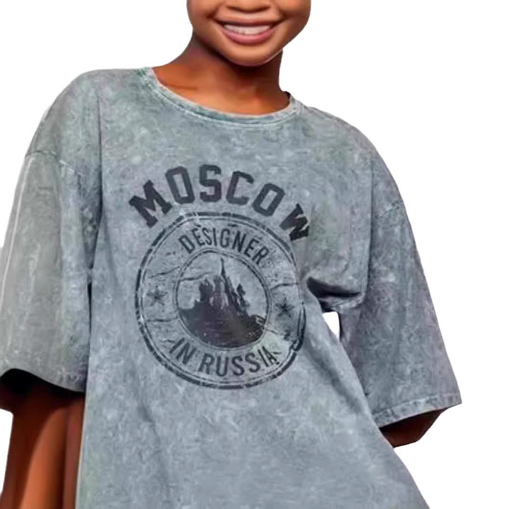 Dame T-Shirt med unikt vintage-effekt og kreativ tekst Stilla