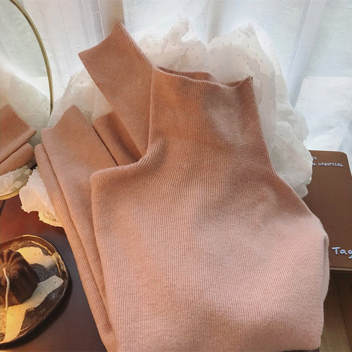 Kvinders Stand Collar Sweater lavet af fin ribstrik Stilla