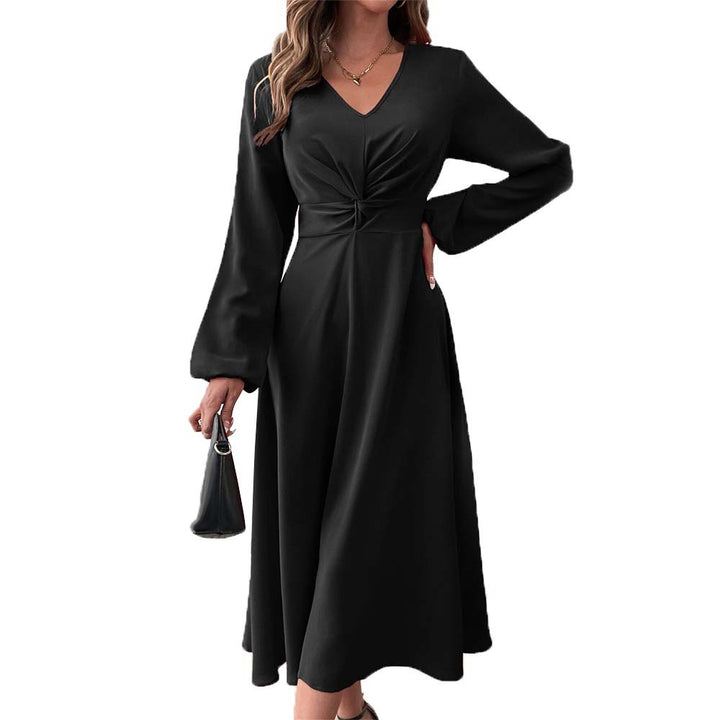 Damer elegant midi kjole med figurskabende drapering og dyb V-hals Stilla