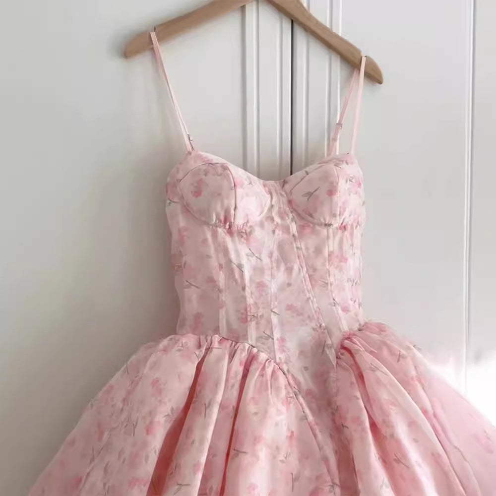 Dame cocktailkjole med strapless top og svingende tylskørt Skovae