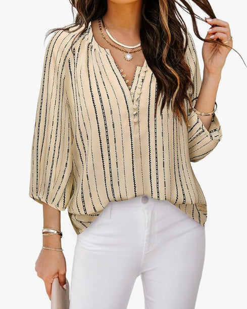 Dame bluse skjorte med elegante striber og feminine detaljer Stilla