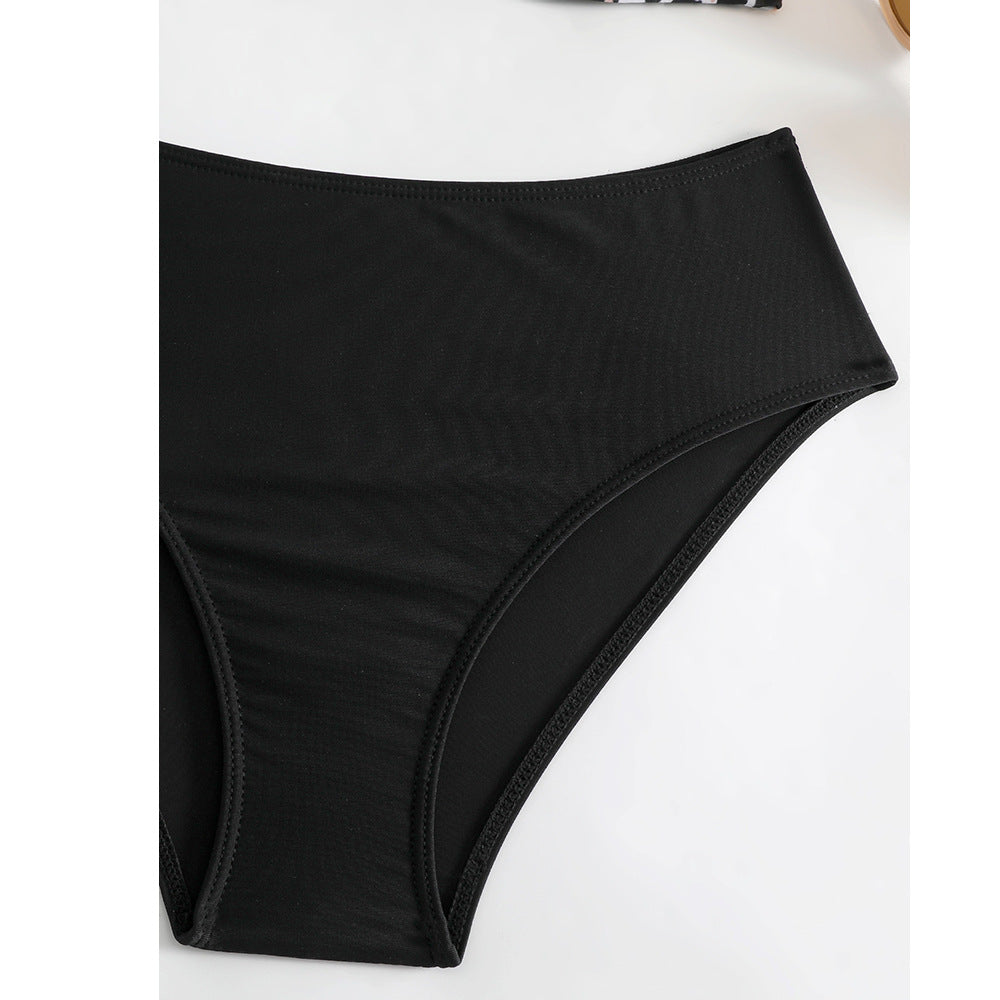 Dame bikini top med interessant snit og højt skåret underdel Stilla