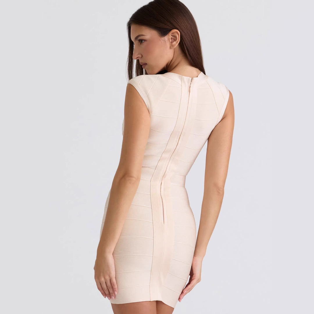 Dame tætsiddende mini kjole med dyb V-hals og elegant talje design