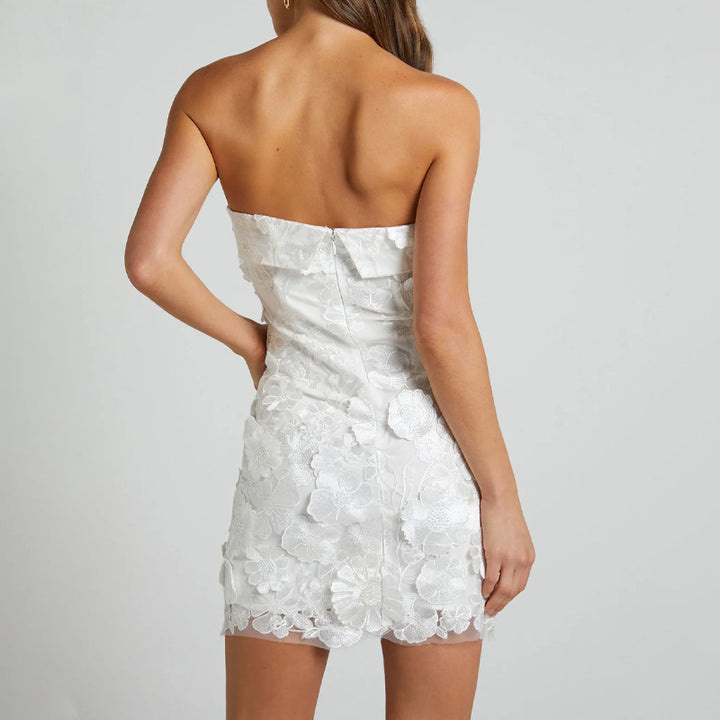 Dame Strapless Aftenkjole med floralt Overmateriale og figursyet Snit Stilla