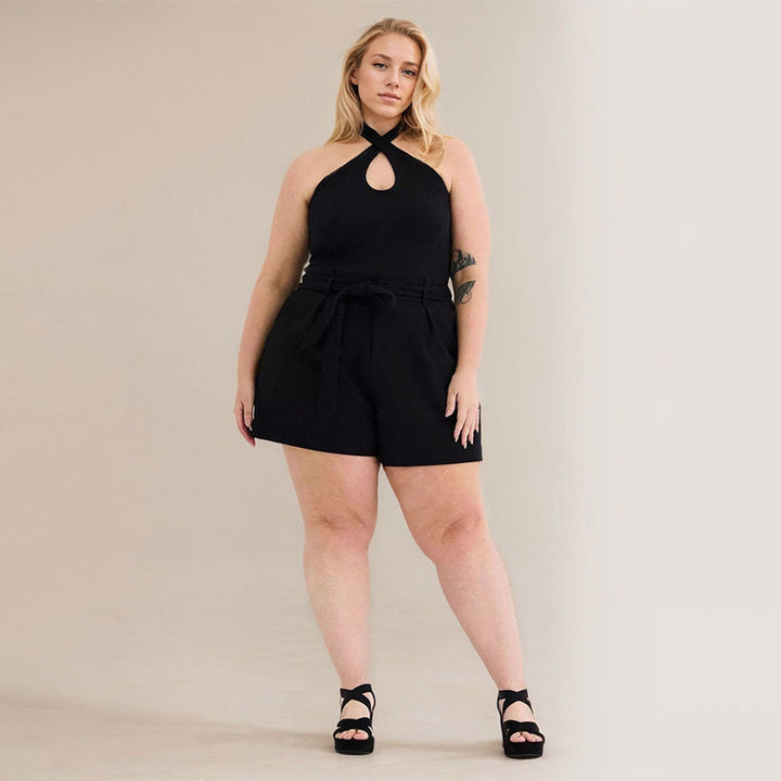 Dame bluse med moderne nøgleudskæring og smalt stropdesign Stilla