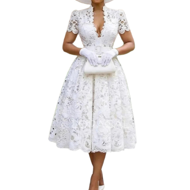 Dame Spids-Midi-Kjole med elegant V-udskæring og vintage ruffles detaljer Skovae