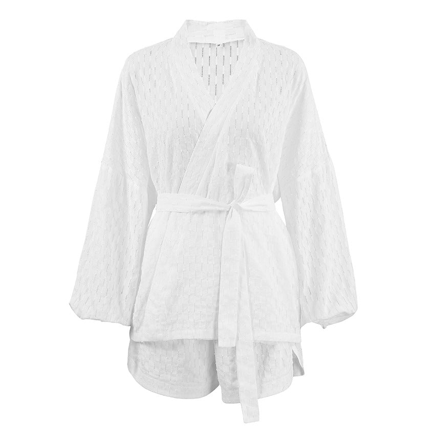 Dame indpakningsbluse med flot snit og elegante detaljer Stilla