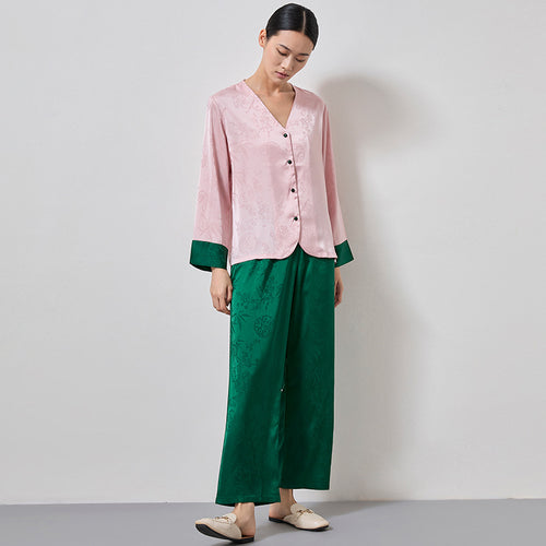 Dame Satin pyjamasæt med delikat blomsterdesign og elegante detaljer Stilla
