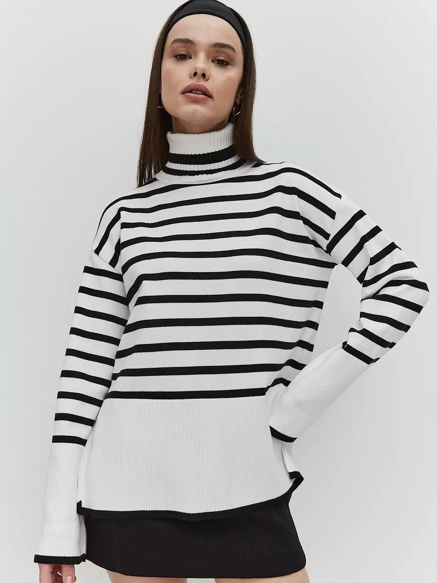 Dame stribet pullover med rullekrave og struktureret design Stilla
