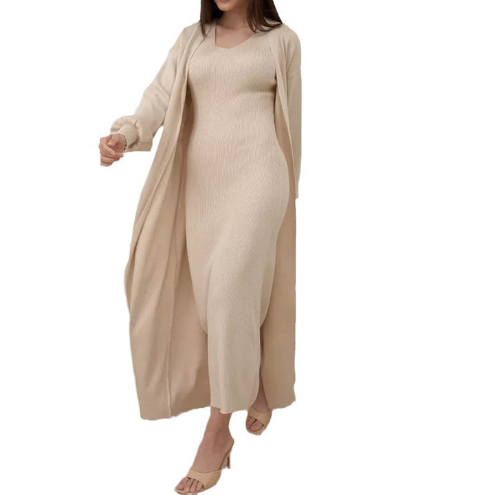 Dame casual maxikjole med elegant strikdesign og matchende cardigan Stilla