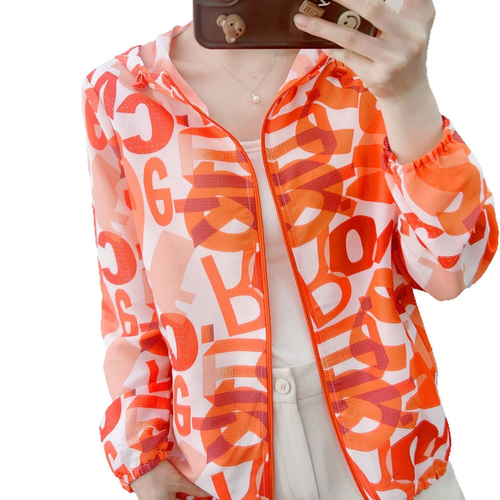 Dame Windbreaker Jakke med moderne grafiktryk og praktiske detaljer Stilla