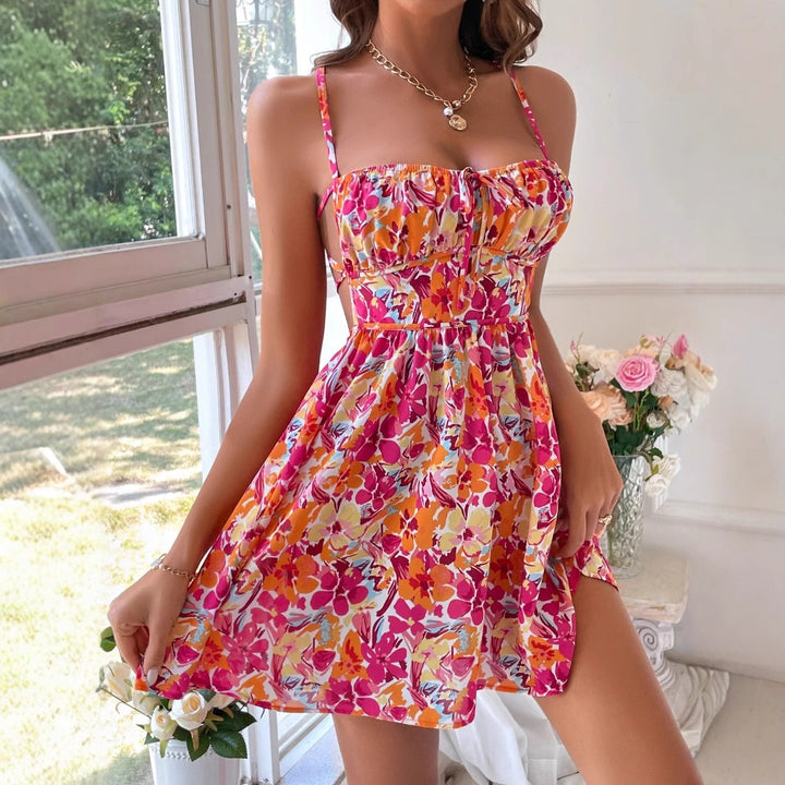 Dame flagrende sommerkjole med blomsterdesign og justerbare stropper Stilla