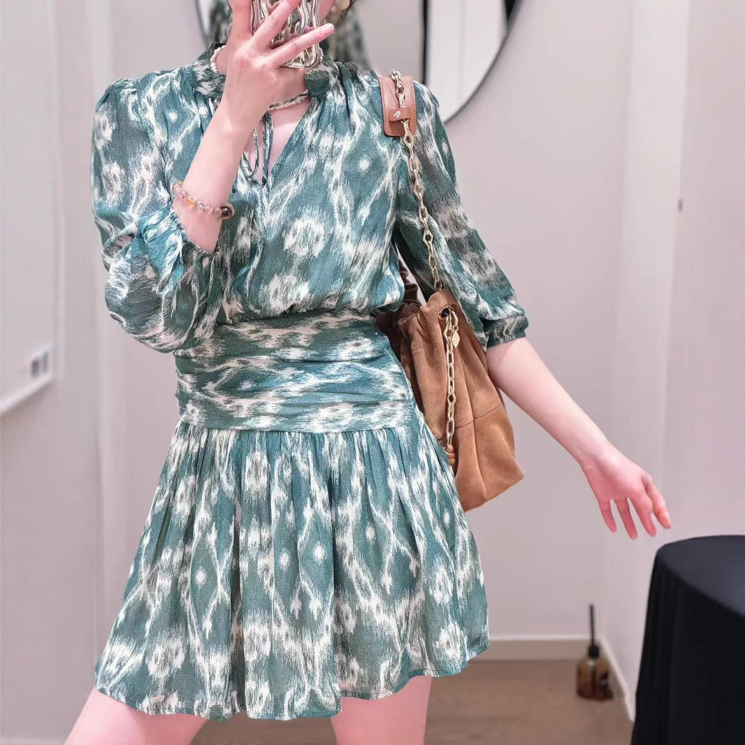 Dame omslagskjorte med raffineret smockdesign og elegante flæseafslutninger Stilla