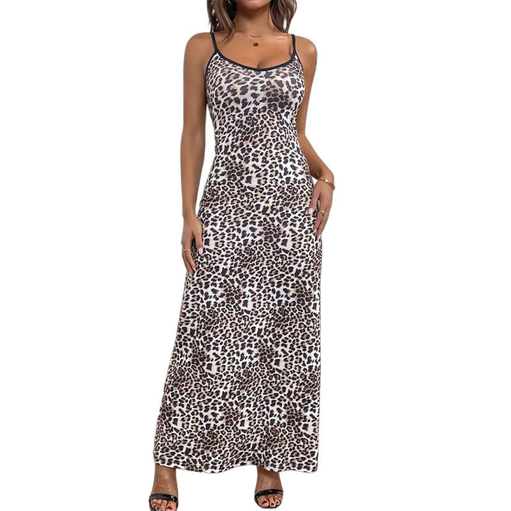 Dame maxikjole med moderne leopardprint og justerbare spaghettistropper Stilla