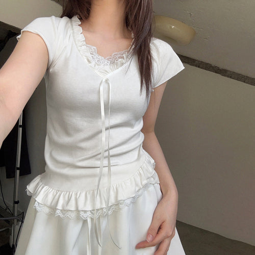 Dame Elegant ruffle top med feminin snøring og fine spids accentuerer Skovae