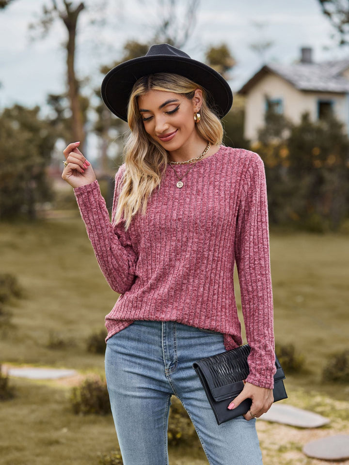 Dame finstrikket pullover med elegant ribstruktur Stilla