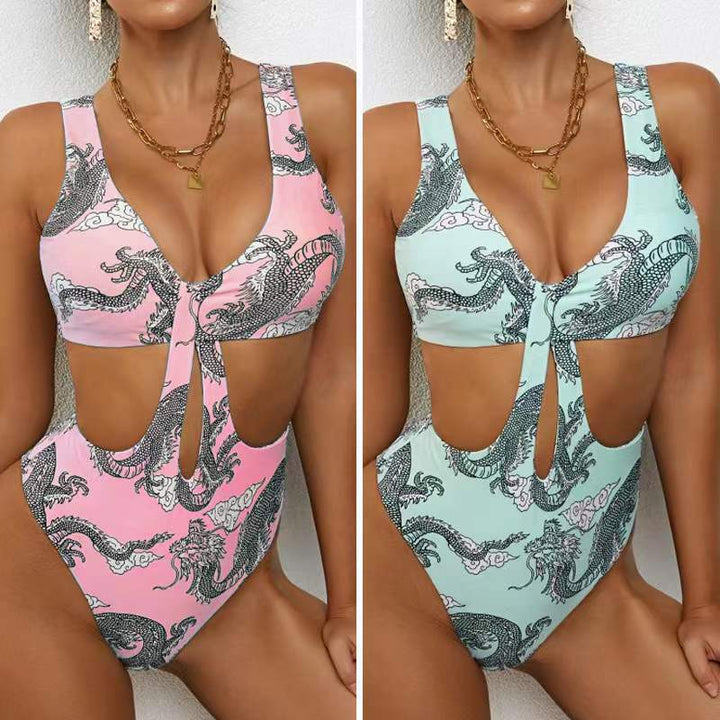 Dame Cut-Out Badedragt med elegant V-udskæring og grafisk dragemønster Skovae