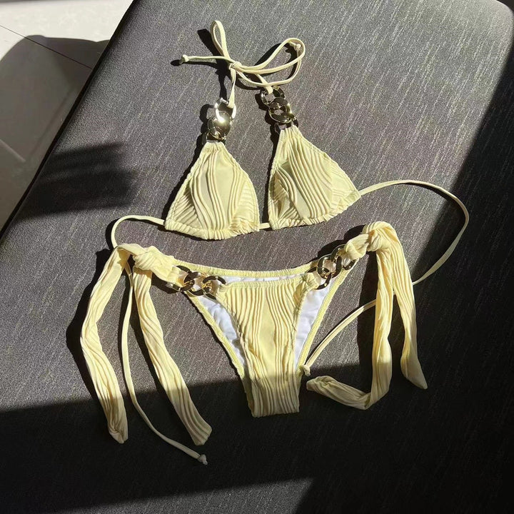 Dame Bikini-sæt med raffinerede plissé-detaljer og gyldne accenter Stilla