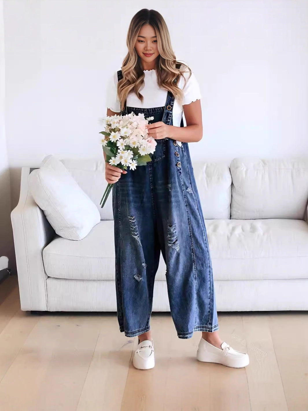 Dame casual denim overalls with trendy destroyed details Skovae