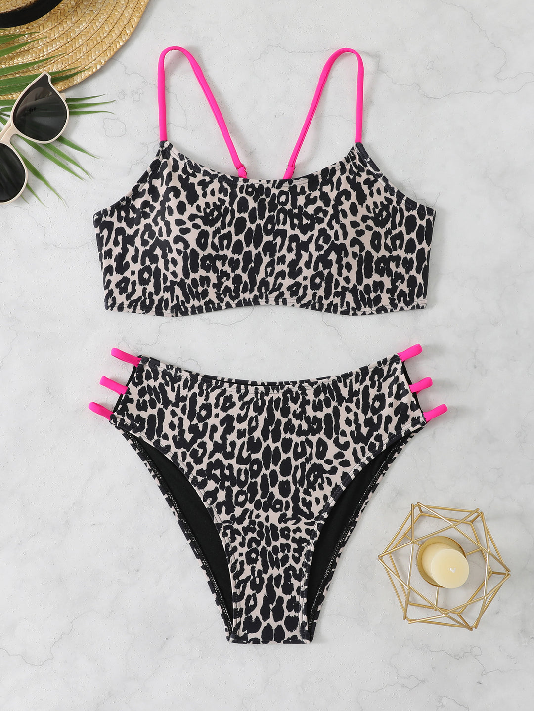 Dame triangel-bikinitop med trendy leopardmønster og justerbare stropper Stilla