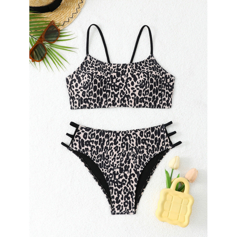 Femme to-delt Leopardskind-mønster bikini-sæt med stilfulde cut-out-detaljer Stilla