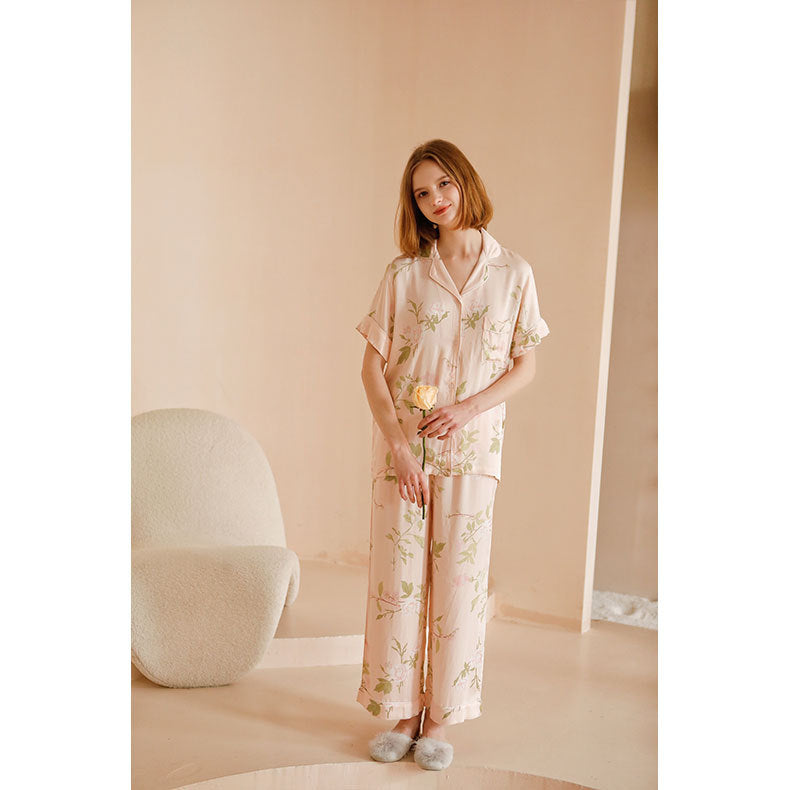 Dame pyjamasæt i blødt, åndbart materiale med blomsterdesign Stilla