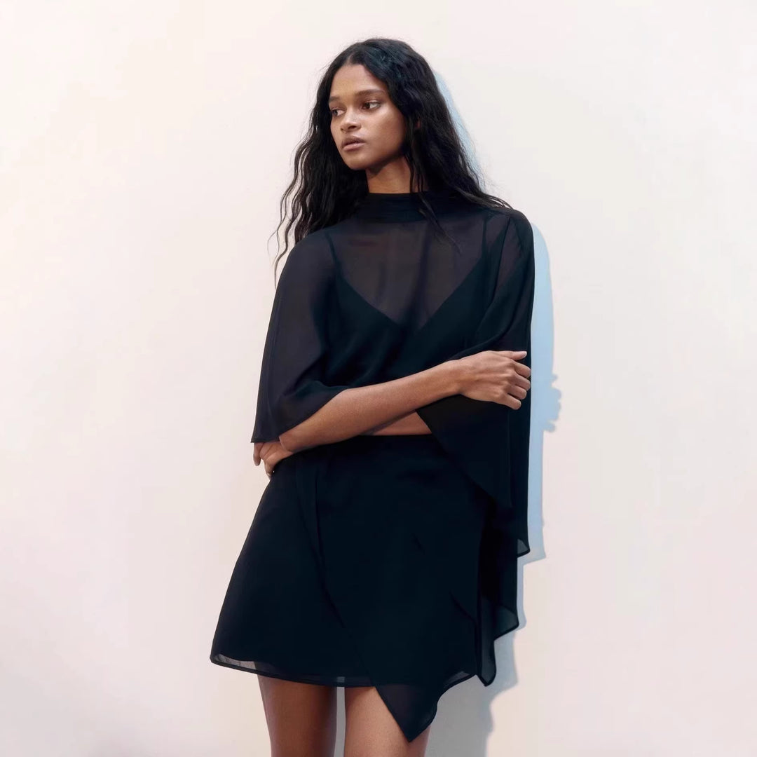 Kvindernes elegante chiffon tunika med asymmetrisk skæring og flydende design Skovae