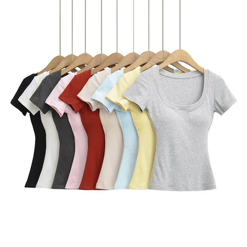 Dame figurtilpasset rundhals T-shirt lavet af kvalitetsbomuld Stilla