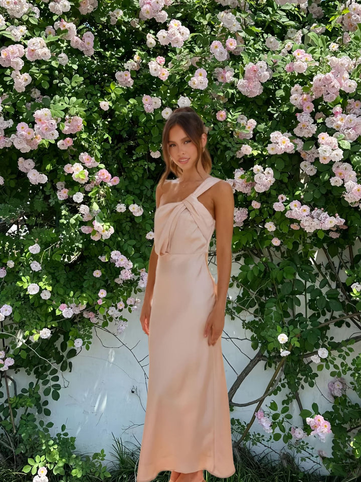 Kvinder Elegant Maxi Kjole med Asymmetrisk Top og Flydende Kant