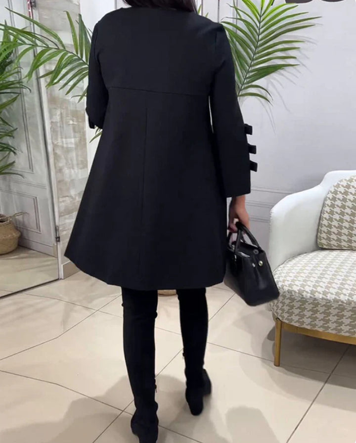 Dame elegant kjole med dekorative flæse detaljer Stilla