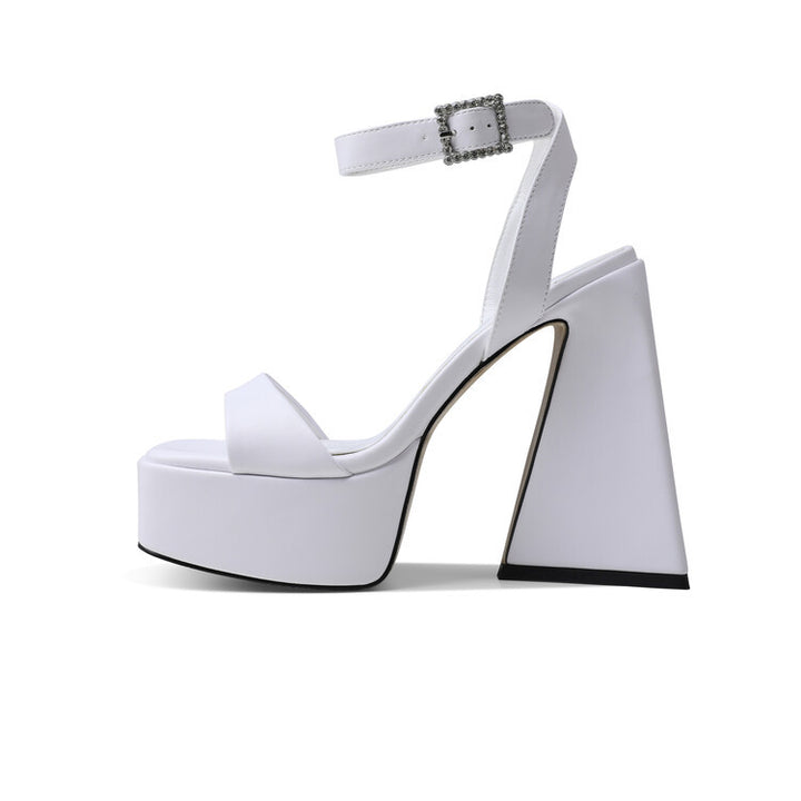 Femme Chunky Platform Højhælede Sandaler med justerbar ankelrem og skulpturelt design Stilla