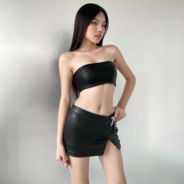 Dame Kunstlæder-Crop-Top og Mini nederdel sæt med asymmetrisk snit og dekorative detaljer Stilla
