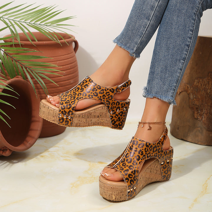 Dame wedgesandaler med leopardmønster og plateau Stilla