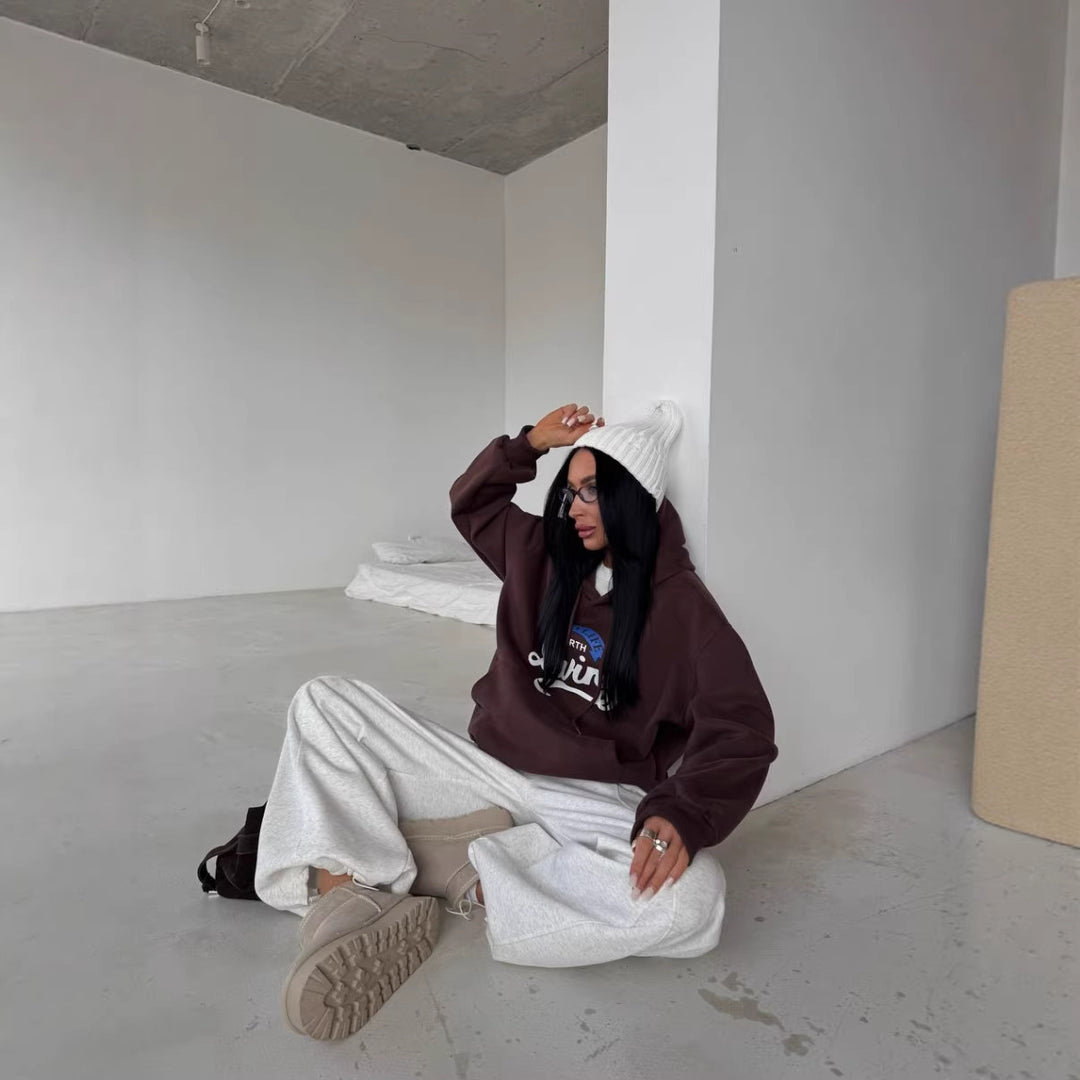Kvinders afslappede hoodie med originalt print og oversized pasform Stilla