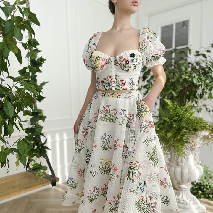 Dame Floral Broderet Maxikjole med Pufærmer og Taljebælte Stilla