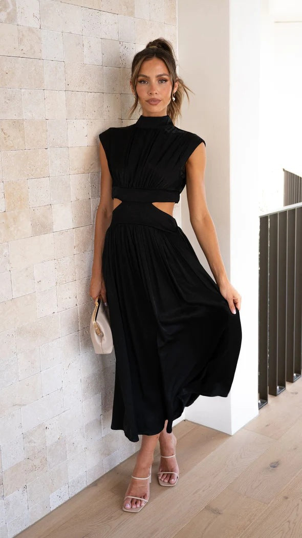 Dame maxikjole med elegant cut-out og plisserede detaljer Stilla