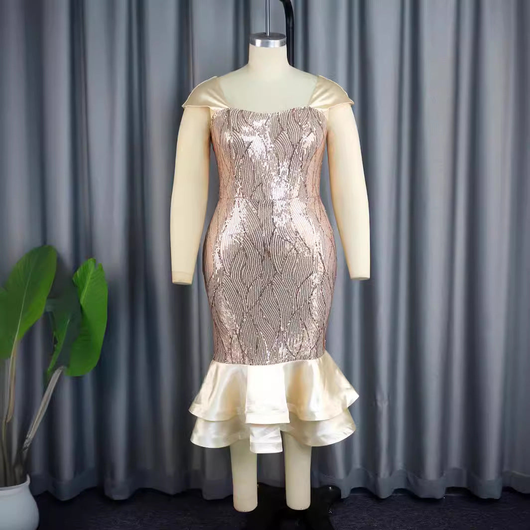 Damer Elegant aftenkjole med glitrende pailletter og feminint flæsekant Skovae